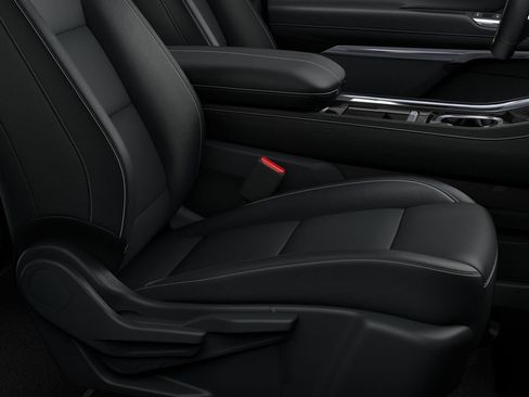 New 2027 Chevrolet Traverse LT FWD image 9