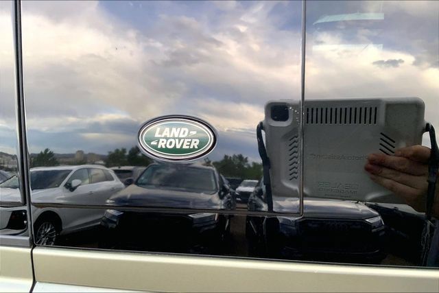 Used 2024 Land Rover Defender 110 SE AWD/4WD image 31