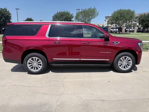 Used 2024 GMC Yukon XL SLT w/ SLT Luxury Package AWD/4WD image 3