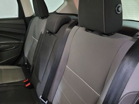 Used 2015 Ford Escape SE image 40