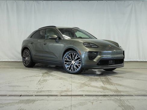 New 2026 Porsche Macan 4 Electric image 9