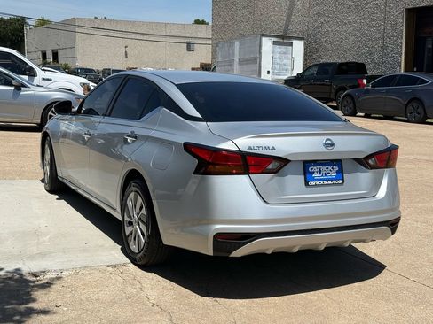 Used 2022 Nissan Altima 2.5 S FWD image 4