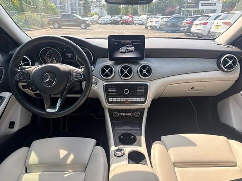 Used 2020 Mercedes-Benz GLA 250 4MATIC image 11