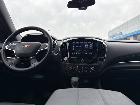 Used 2023 Chevrolet Traverse LT image 13