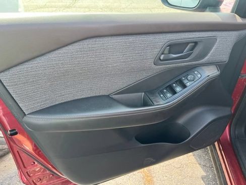 Used 2021 Nissan Rogue S AWD/4WD image 8