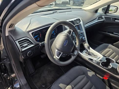 Used 2015 Ford Fusion SE FWD image 13