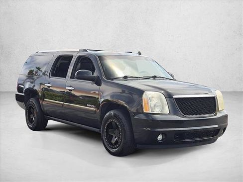 Used 2011 GMC Yukon XL Denali AWD/4WD image 3
