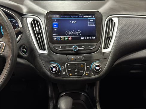 Used 2024 Chevrolet Malibu LT image 26