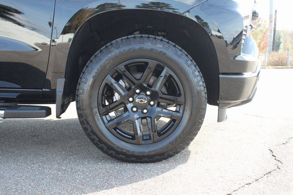 New 2026 Chevrolet Silverado 1500 RST w/ RST All Star Premium Package AWD/4WD image 4