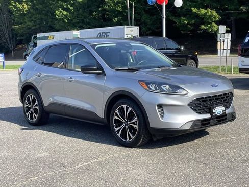 Certified 2022 Ford Escape SE w/ SE Sport Appearance Package FWD image 1
