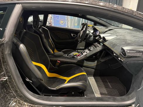 Used 2018 Lamborghini Huracan AWD/4WD image 31