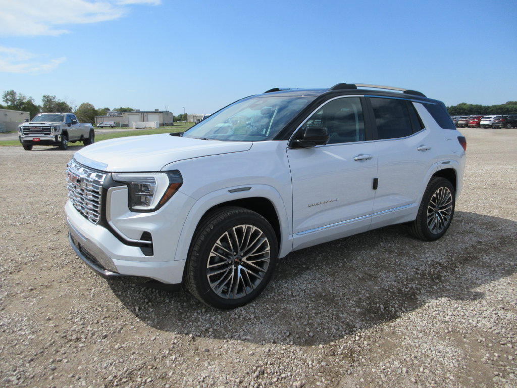 New 2027 GMC Terrain Denali w/ LPO, Black Badging Package AWD/4WD image 7