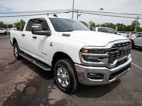 Used 2025 RAM 2500 Big Horn AWD/4WD image 3