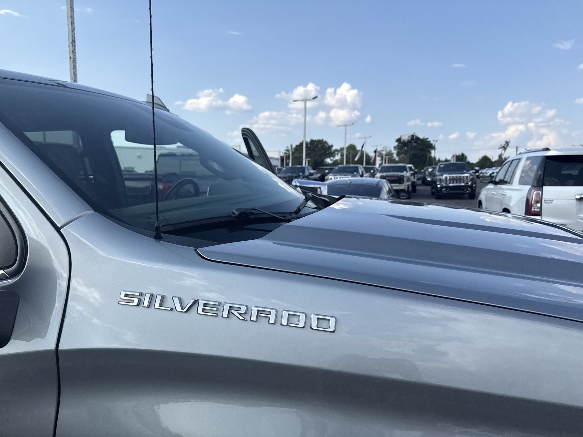 Used 2023 Chevrolet Silverado 1500 LTZ w/ LTZ Convenience Package II AWD/4WD image 37