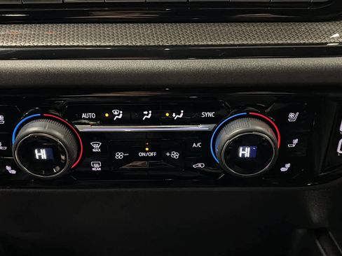 Certified 2023 Chevrolet Silverado 1500 ZR2 w/ Technology Package image 17