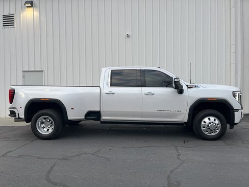 Used 2025 GMC Sierra 3500 Denali w/ Denali Reserve Package image 5