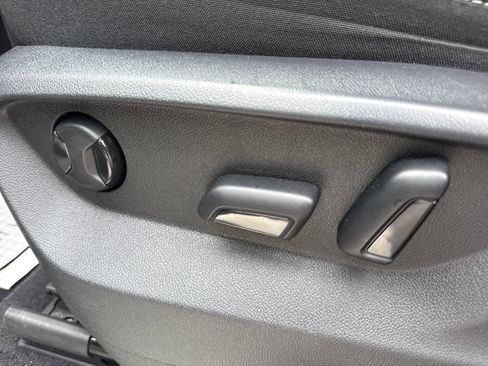 Certified 2022 Volkswagen Atlas Cross Sport SE image 29