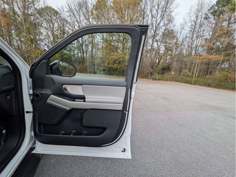 Certified 2025 Ford Expedition Active image 32