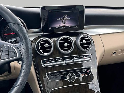 Used 2018 Mercedes-Benz C 300 Sedan image 7