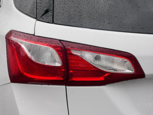 Used 2021 Chevrolet Equinox Premier image 17