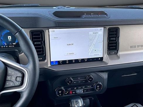 Used 2025 Ford Bronco Outer Banks image 9