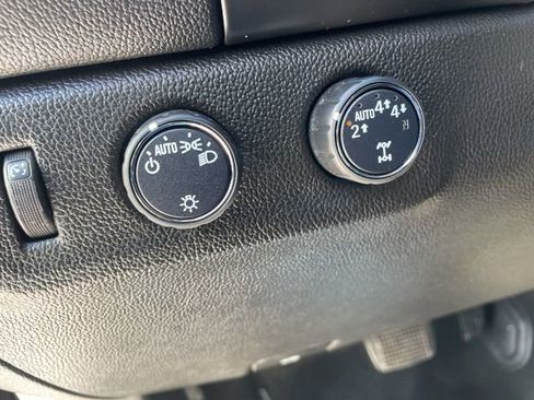 Used 2022 Chevrolet Colorado LT w/ Safety Package image 21