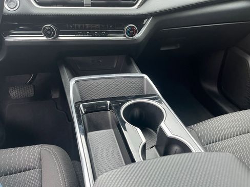 Used 2025 Chevrolet Equinox LT image 41