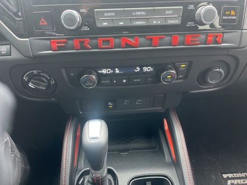 Used 2025 Nissan Frontier PRO-4X image 24