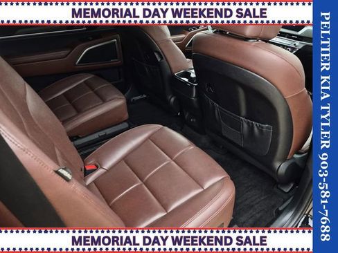 Certified 2023 Kia Telluride EX w/ EX Captain's Chair Package FWD image 21