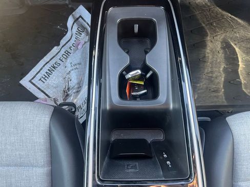 Used 2023 Volkswagen ID.4 Pro image 14