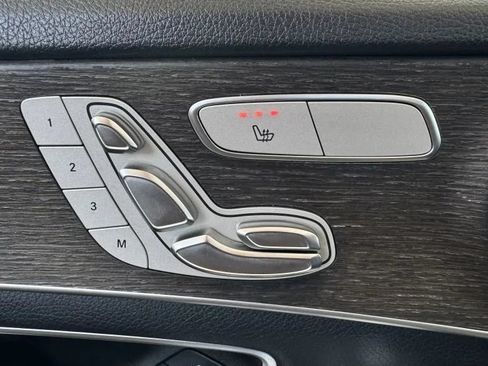 Used 2019 Mercedes-Benz C 300 4MATIC Sedan image 40