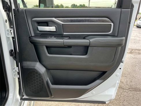 Used 2024 RAM 3500 Big Horn image 24