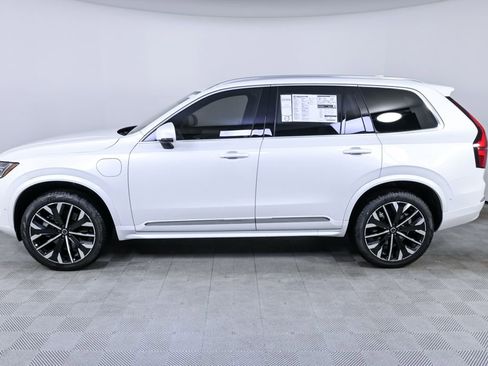 New 2026 Volvo XC90 T8 Plus w/ Protection Package Premier image 2