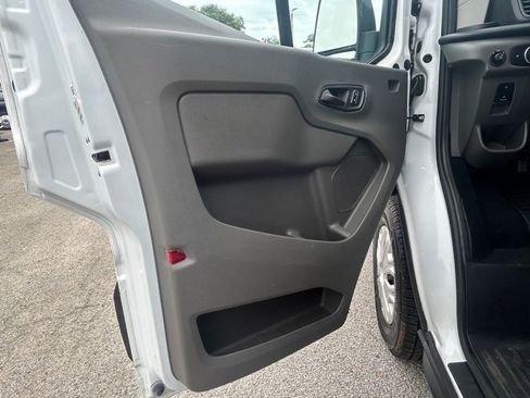 Used 2024 Ford Transit 350 XLT image 34