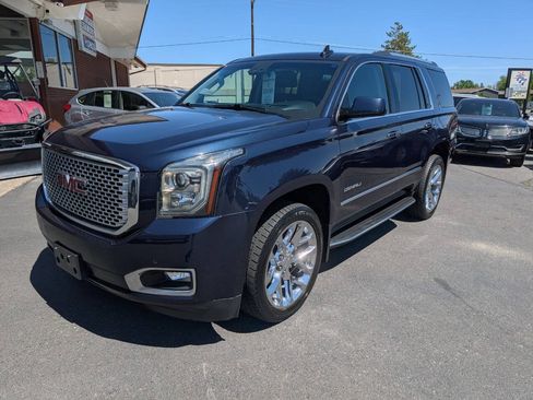 Used 2017 GMC Yukon Denali AWD/4WD image 3