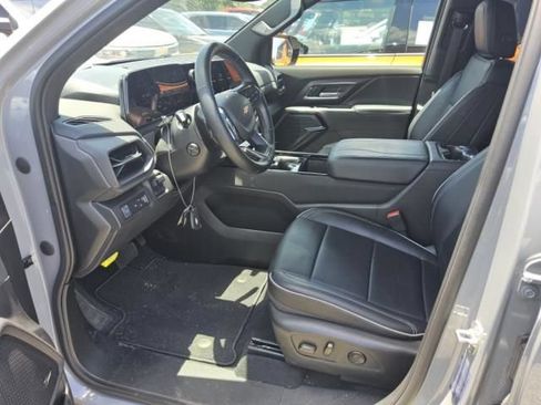 Used 2025 Chevrolet Silverado EV LT AWD/4WD image 6