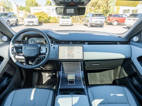 New 2026 Land Rover Range Rover Evoque Dynamic SE image 17
