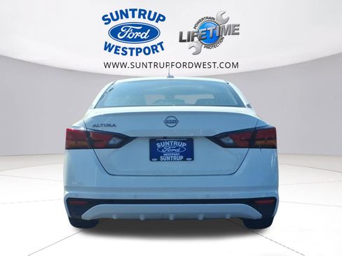 Used 2025 Nissan Altima 2.5 SV image 22