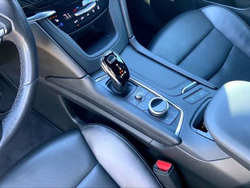 Used 2023 Cadillac XT6 Premium Luxury image 17