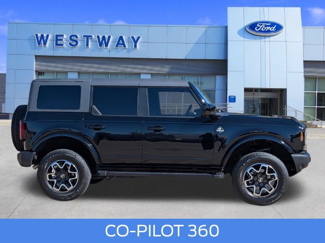 Used 2024 Ford Bronco Outer Banks AWD/4WD image 2