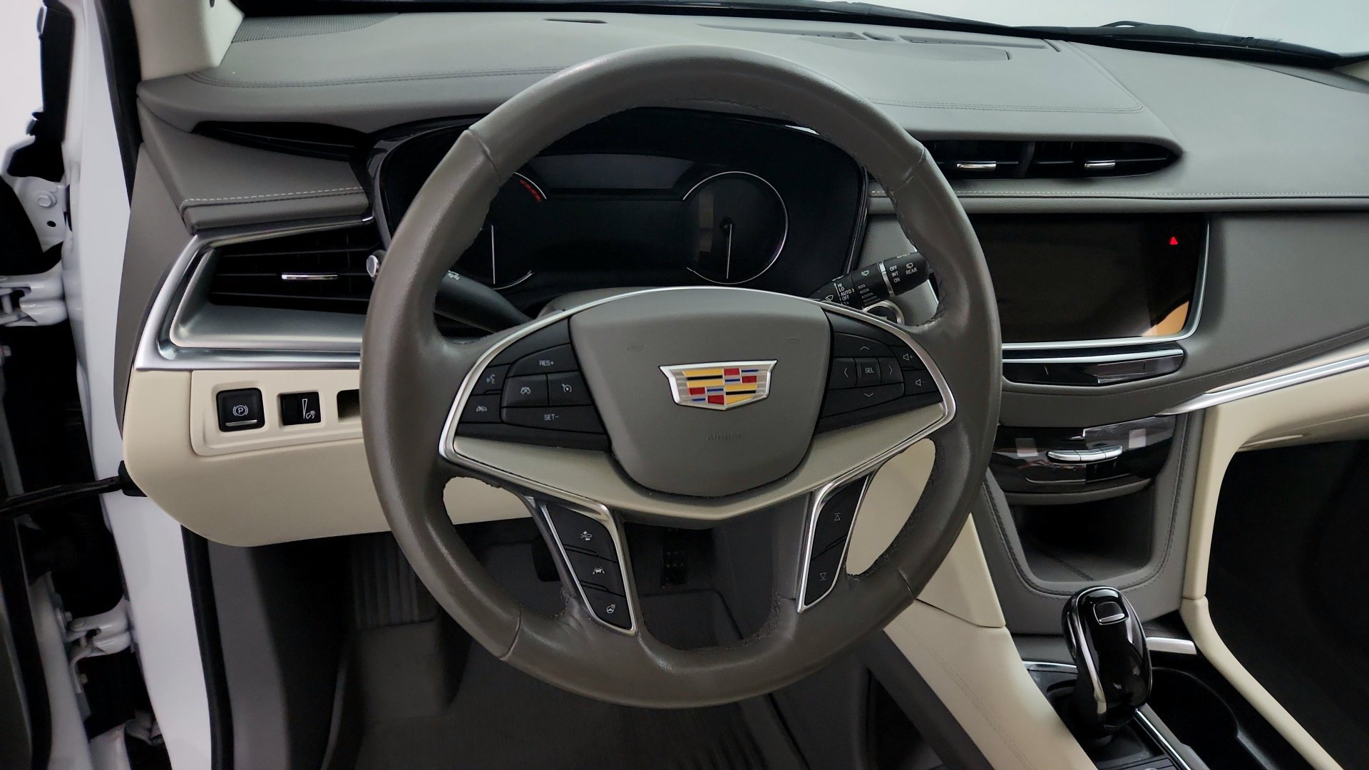 Used 2023 Cadillac XT5 Premium Luxury FWD image 18