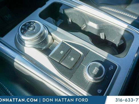 Used 2022 Ford Explorer XLT w/ Equipment Group 202A image 10