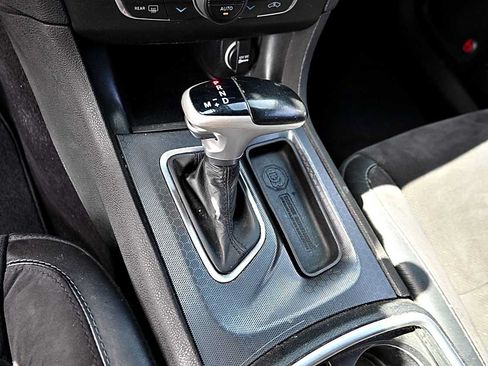 Used 2017 Dodge Charger R/T Scat Pack w/ Technology Group RWD image 27