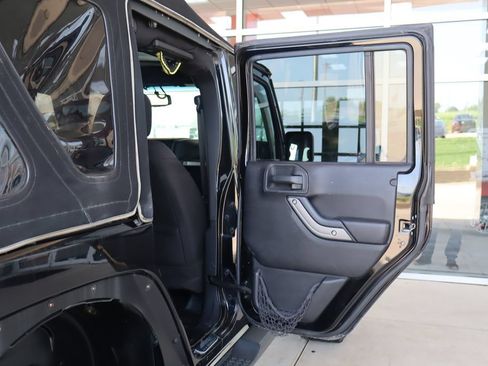 Used 2015 Jeep Wrangler Unlimited Sport w/ Quick Order Package 24S AWD/4WD image 37