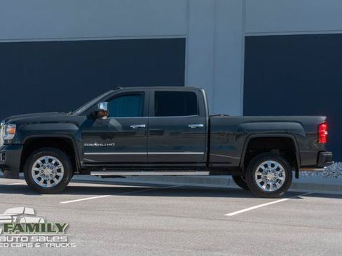 Used 2019 GMC Sierra 2500 Denali AWD/4WD image 4