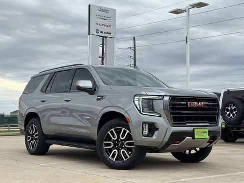 Used 2024 GMC Yukon AT4 w/ Technology Package image 2