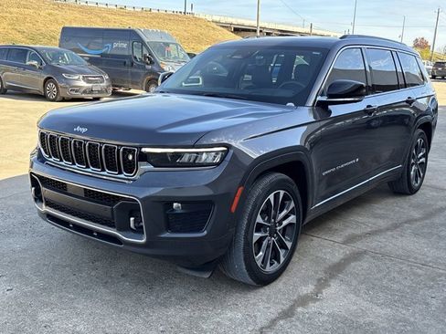 Used 2024 Jeep Grand Cherokee L Overland w/ Advanced Protech Group III image 12