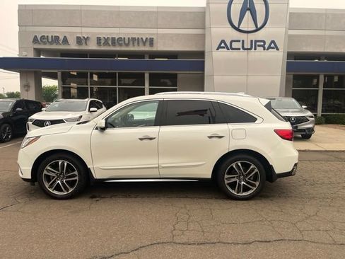 Used 2017 Acura MDX SH-AWD w/ Advance Package image 3