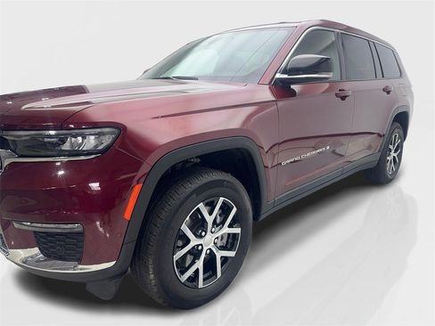 Used 2024 Jeep Grand Cherokee L Limited w/ Luxury Tech Group II image 11