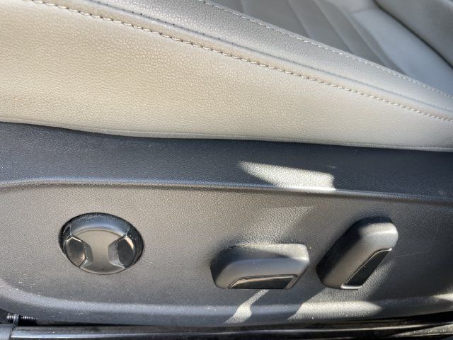 Used 2021 Volkswagen Jetta SE FWD image 25